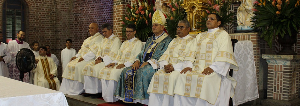 Dom Fernando Ordena Cinco Di Conos Permanentes Para A Arquidiocese