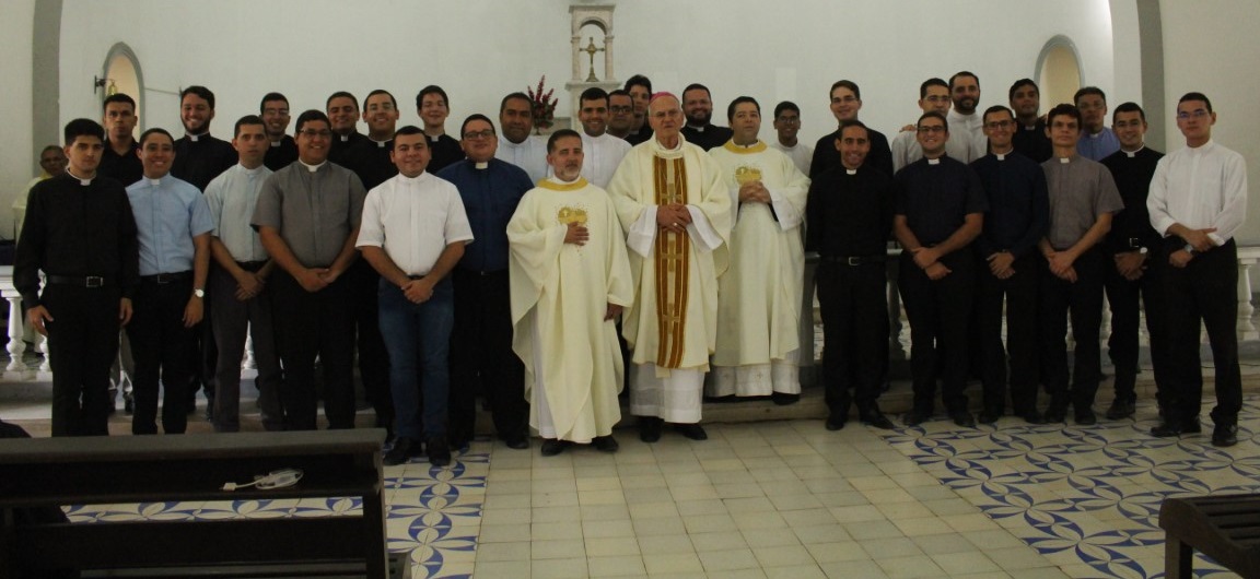 Dom Fernando rende graças pela Abertura do Ano Acadêmico do Seminário