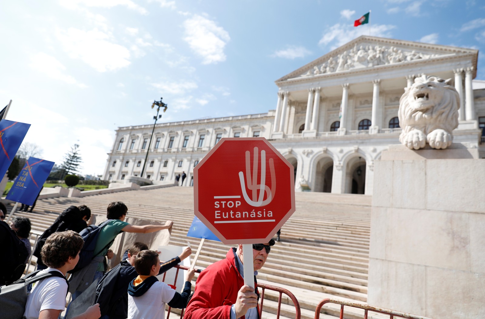 Bispos portugueses recebem com tristeza aprovação da despenalização da eutanásia no país