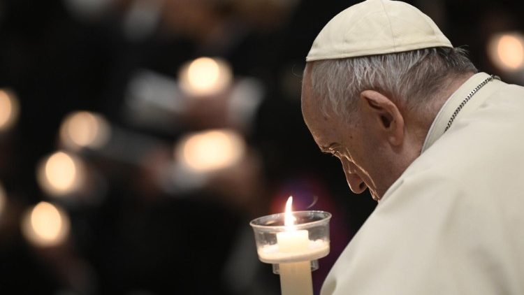 No Sábado Santo, assim como Maria, saibamos silenciar