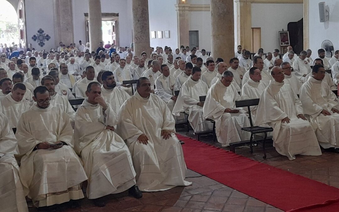 Catedral do Santíssimo Salvador recebe o clero arquidiocesano para a Missa do Crisma