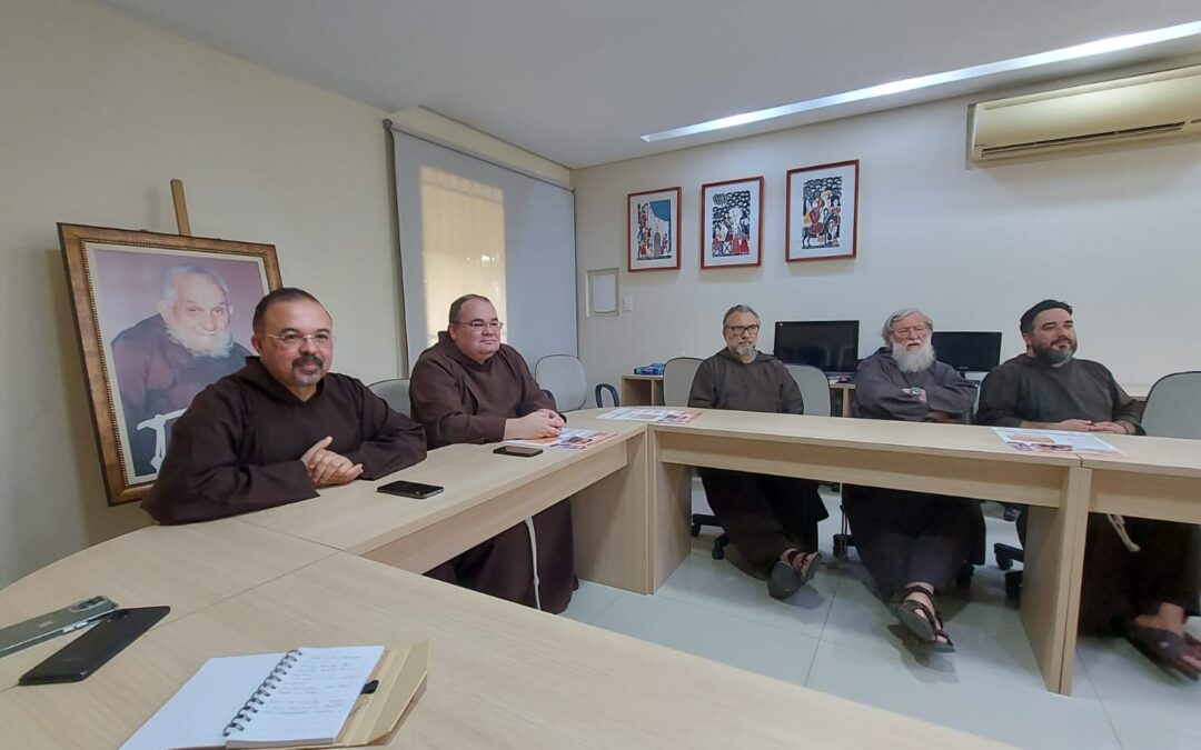 Frades capuchinhos divulgam programação da Festa de Frei Damião, de 23 a 26 de maio, no Pina