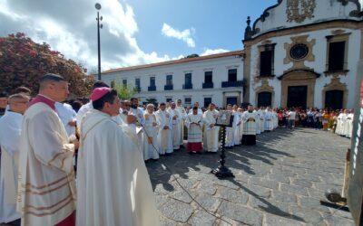 Depois de caminhada, fiéis lotam Catedral para a abertura do Ano Jubilar na Arquidiocese de Olinda e Recife