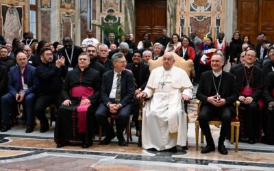 Papa: a comunicação católica é para todos, é um ato de amor